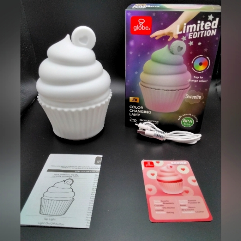Limited Edition Cupcake LED Color Chaning Lamp NIP